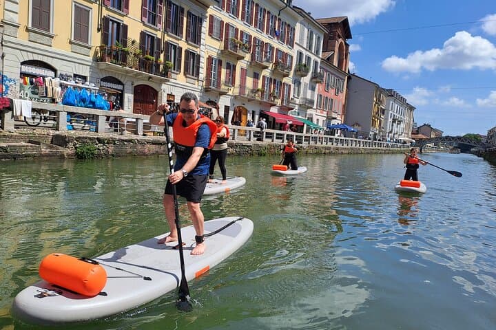 Discover the Navigli of Milan by SUP : a wellness experience