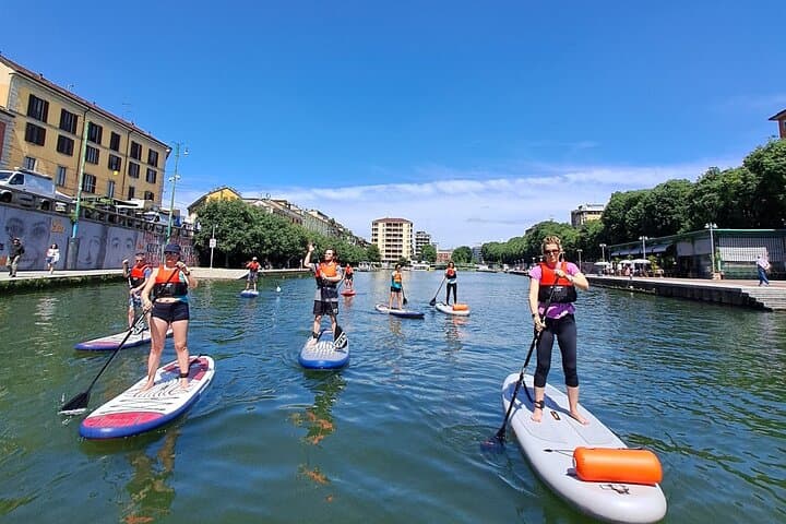 Discover the Navigli of Milan by SUP : a wellness experience
