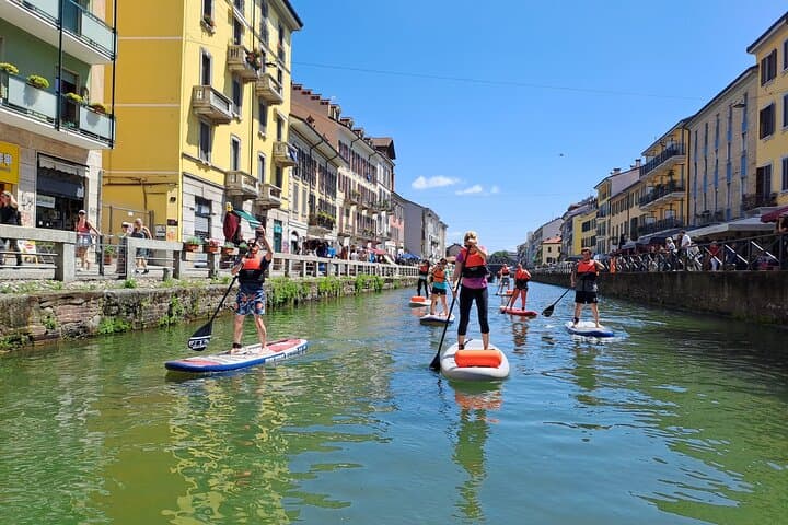 Discover the Navigli of Milan by SUP : a wellness experience