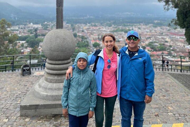 Antigua Guatemala (visita guiada) + Hobbitenango (transporte e ingresso inclusos)