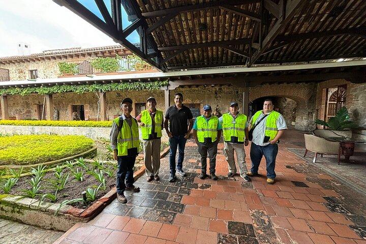 Antigua Guatemala (visita guiada) + Hobbitenango (transporte e ingresso inclusos)