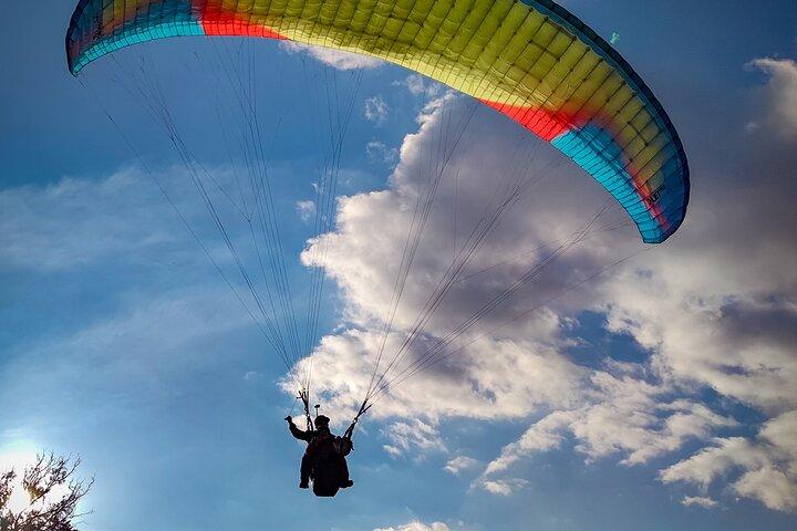Paragliding in Medellin with professional pilots