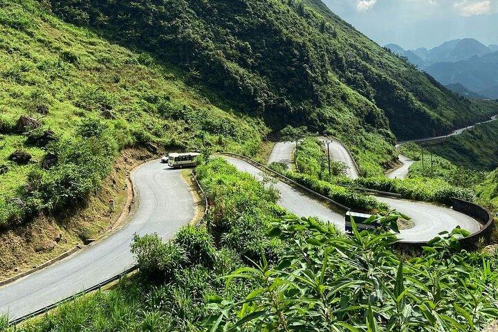 Tour in jeep a Ha Giang