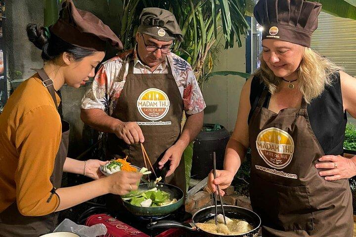 Hue kookles met Madam Thu: Ontdek authentieke smaken