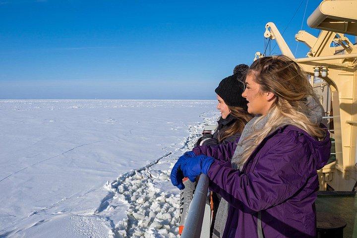 ロヴァニエミから：砕氷船サンポクルーズと氷上浮揚