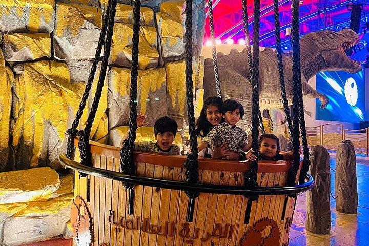 Global Village med indgangsbillet og transfer
