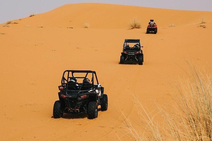Dune Buggy Tour avec Camel et Sand Boarding Abu Dhabi