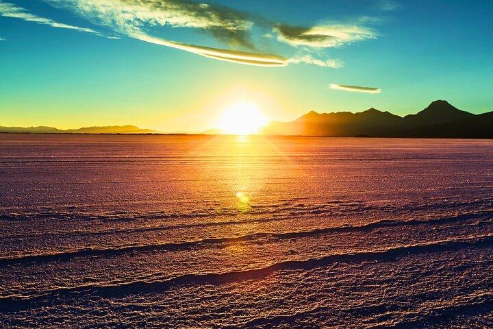 Full Guided Uyuni Salt Flat Tour