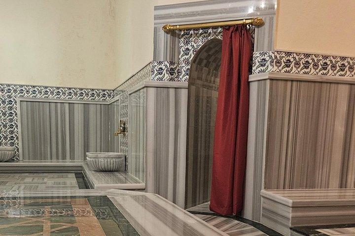 イスタンブールでゲディクパサの歴史的なトルコ風呂体験
