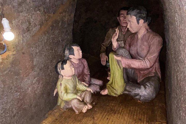 ダナンで英語ドライバー付き専用車でDMZ歴史ツアー