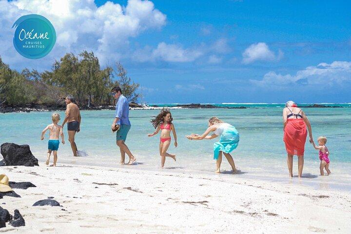 Private 5 Island Tour: Pontoon Boat Cruise med frokost og drikkevarer