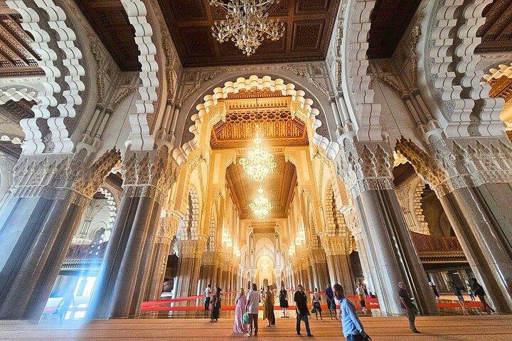 Hassan 2 Mosque, Hubbous, Notre dame de Lourdes con recogida en el hotel