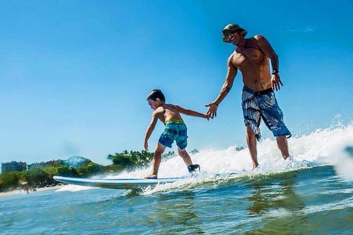 As melhores aulas de surf em Tamarindo – Escola de Surf MouseHead com Mao