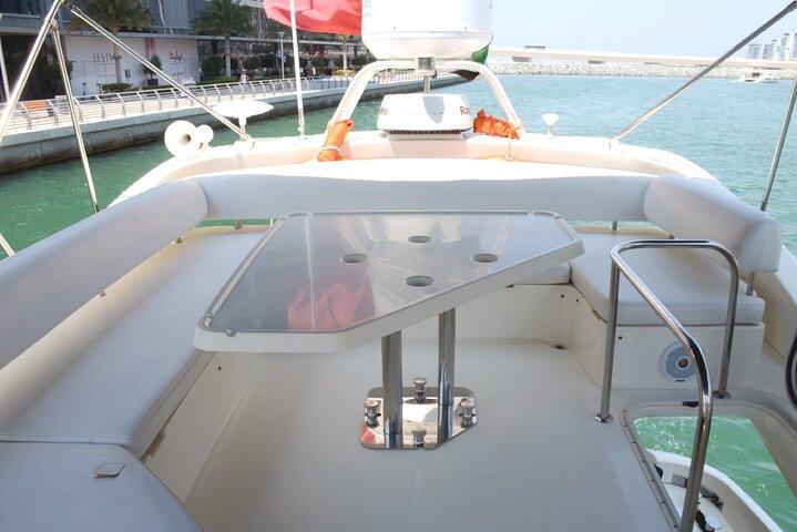Crociera privata in yacht di lusso a Dubai Marina