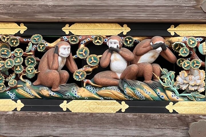 English-speaking guided day tour of Nikko with a private vehicle
