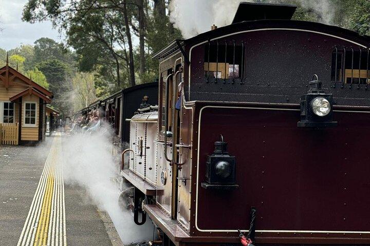 Melbourne: Private Puffing Billy Train & Phillip Island Tours.