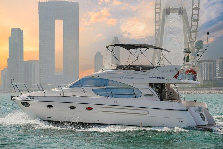 Dubai Yacht Rental 50 FT Al Shali for 20 PAX