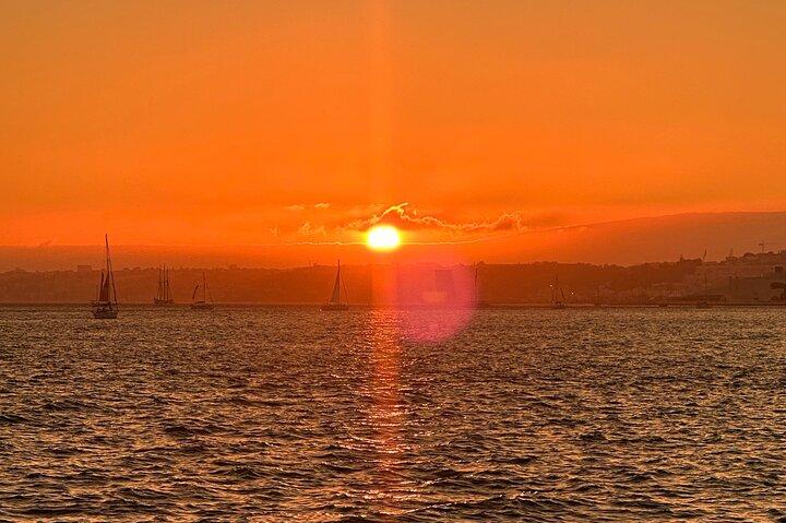 Lisbon: Sunset Tour with Wine on a Catamaran