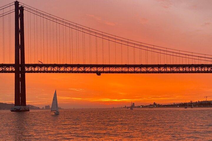 Lisbon: Sunset Tour with Wine on a Catamaran