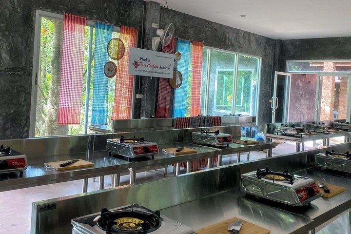 Phuket Thai Cooking Class with Market Tour & Pickup