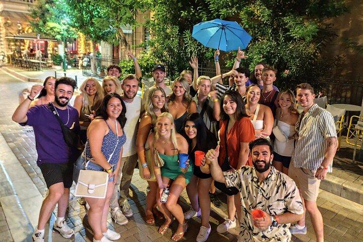 Athens Party Pub Crawl w / 1 hora de barra libre y discoteca VIP Acceso