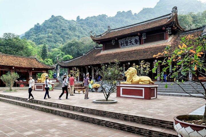 Tagestour in der Parfümpagode mit Mittagessen ab Hanoi