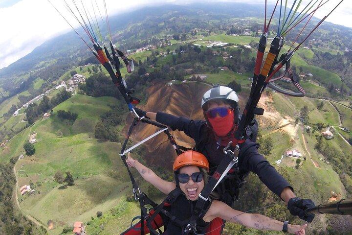 Medellín Paragliding Experience + transport (Medellín)
