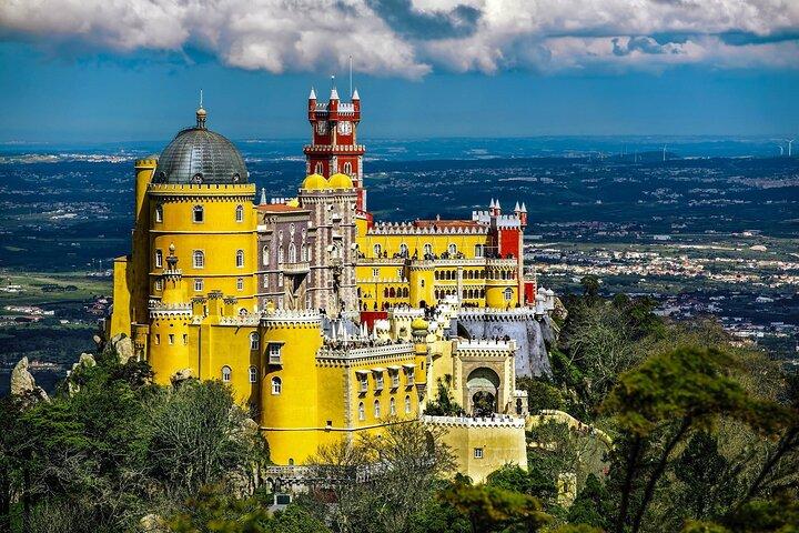 魔法の日帰り旅行： Pena Palace, Sintra, CaboDa Roca & Cascais