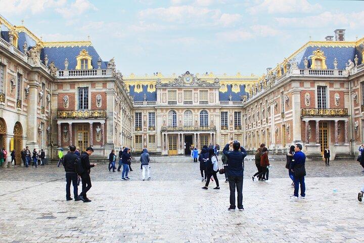 Paris-Versailles Hin- und Rückfahrt im Van mit Tickets