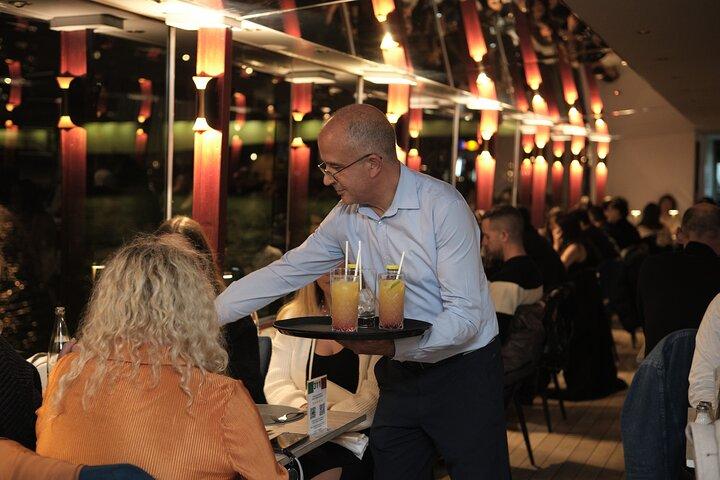 Crociera con cena in barca Theo sulla Senna a Parigi in stile trattoria italiana