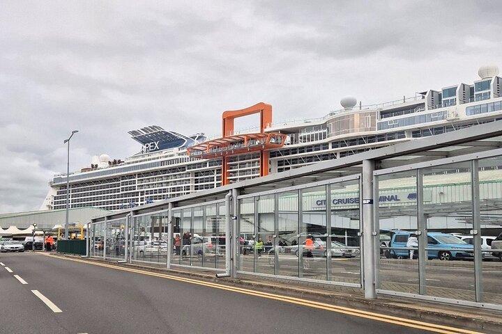 Southampton naar Heathrow via Stonehenge & Windsor Privétransfer