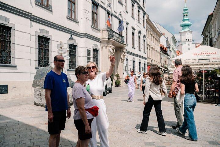 Tour privato di Bratislava con trasferimento da Budapest a Vienna