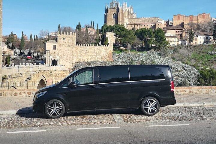 Tour Privado a Toledo Medio Día en Minivan