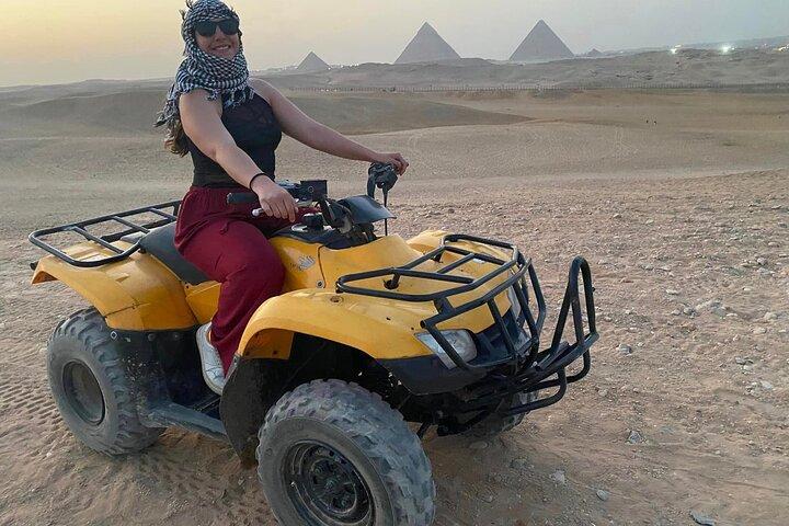 VIP Gizeh Piramides Tour, Sphinx, Camel Ride, Quad Bike & binnen Piramide
