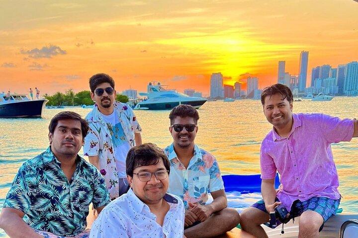 Private Captained Boat Tour i Miami for op til 12 passagerer