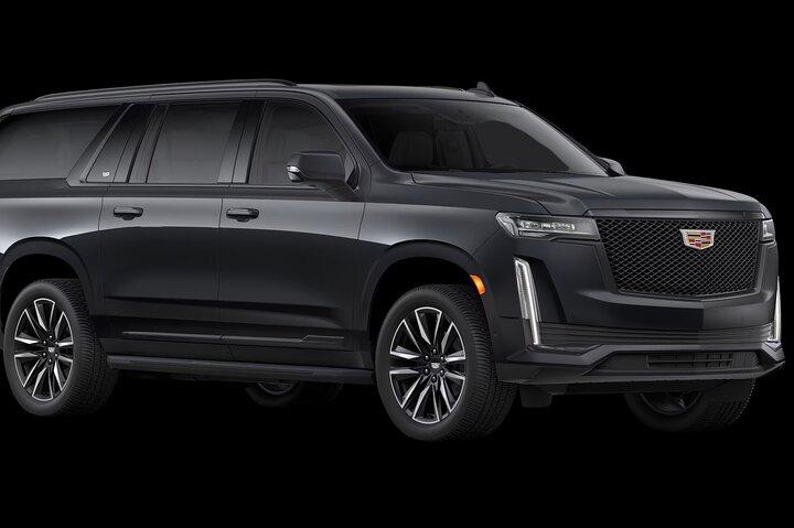 VIP Private Maui OGG Ankomst Transfer i Black Cadillac Escalade