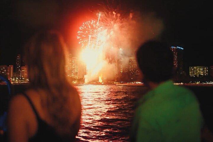 Crucero por los fuegos artificiales del viernes por la noche
