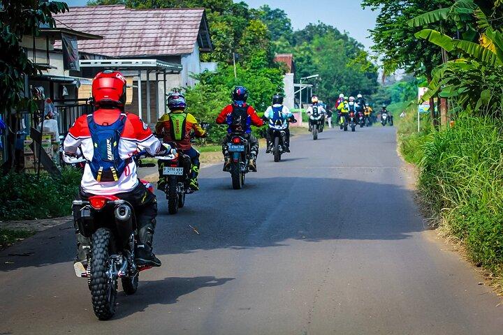 1-tägige Motorradtour nach Citorek Banten westlich von Java