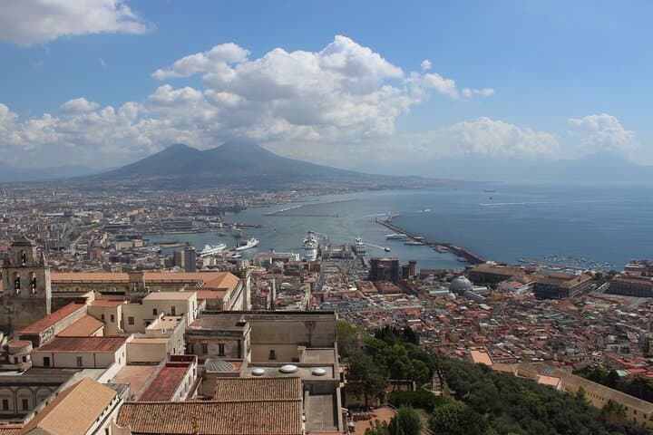 Private transfer from Naples to Rome city centre or Fiumicino