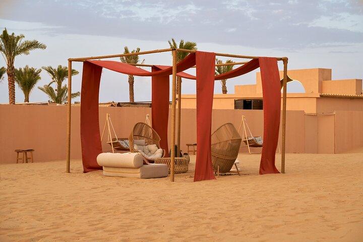 Dubai aften Desert Safari BBQ middag og transfer til Noble Camp