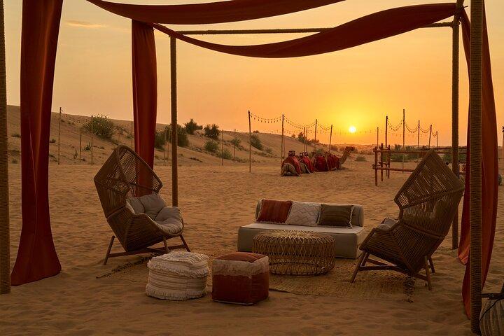 Dubai aften Desert Safari BBQ middag og transfer til Noble Camp