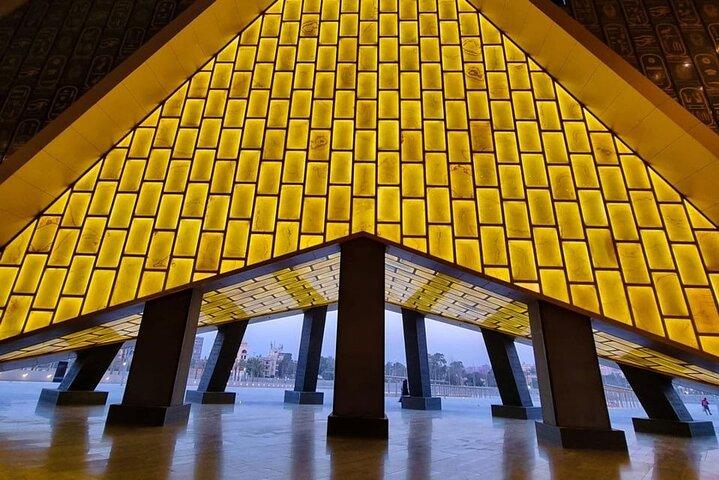 ギザのピラミッドと大エジプト博物館のプライベートツアーGEM