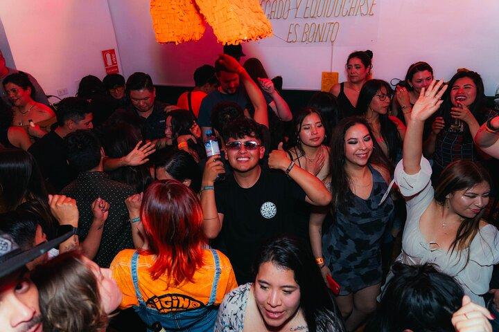 Pub Crawl em Cusco: Bar Crawl com bebidas e discoteca sem filas