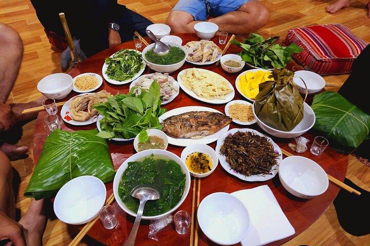Dien Bien Phu Nachtleben Motorradtour