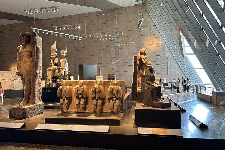 Pyramides privées, Sphinx et Grand Musée égyptien