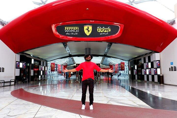 Tour privato di un'intera giornata ad Abu Dhabi