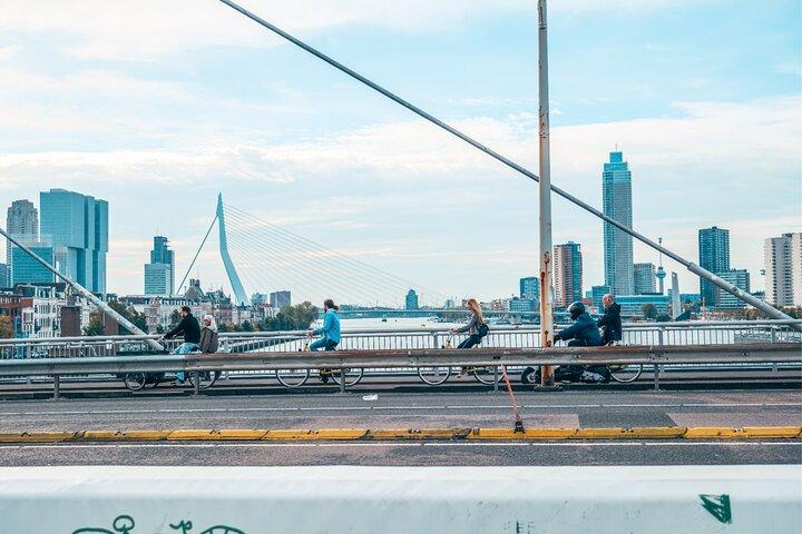 Découvrez Rotterdam: Excursion à vélo avec un local