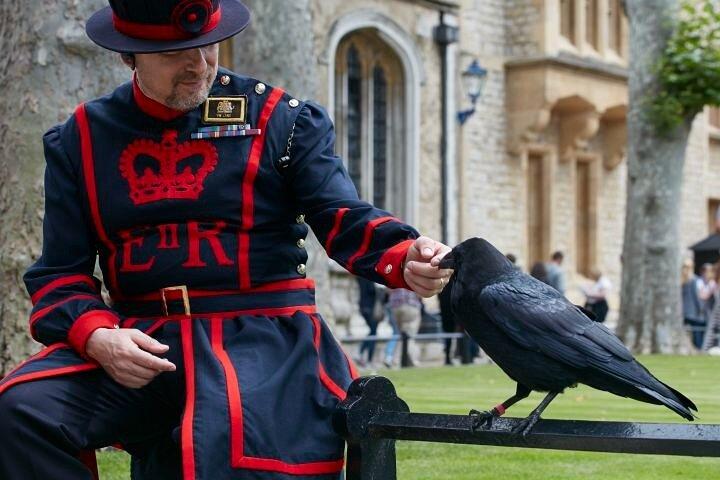 ロンドン塔と30を超えるロンドン観光ウォーキングツアー