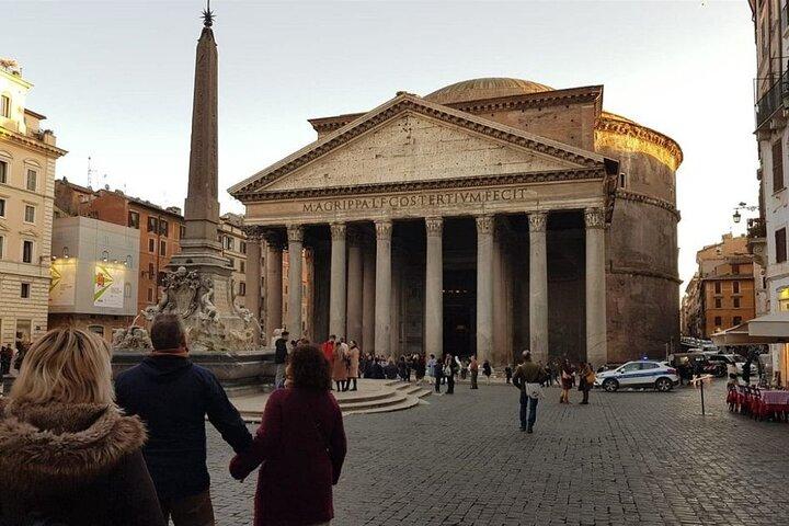 Historical Walking Tour in Pantheon with Tickets