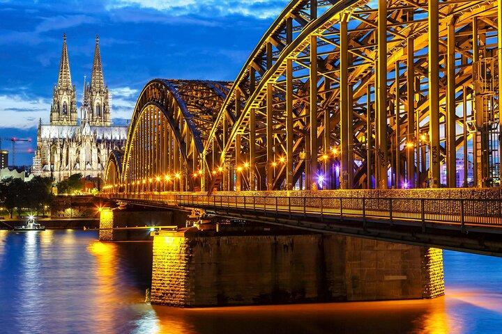 ケルンウォーキングツアー（オーディオガイド付き）： 都市と大聖堂